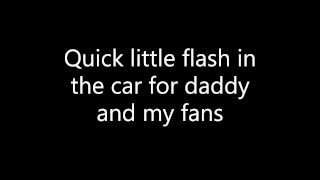 BBW pussy flash in the car