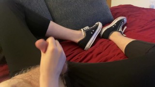 Leggings and Converse