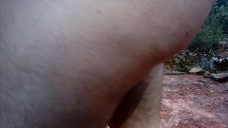 Desnudo por el bosque