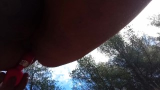 Rotura de culo en el bosque