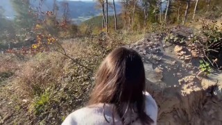 Baise sauvage dans les montagnes CREAMPIE