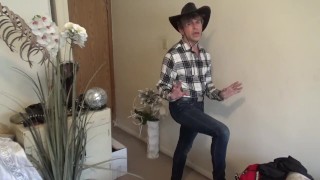 Maolo is Away from His Wife for a few Hours with xxx Swingers!