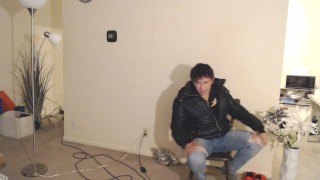 Bubblegum Masculine Maolo is in the Hot Seat Jerkin'!