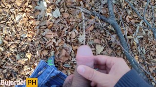 I piss in the woods lot of pee