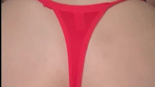Culo de hermanastra latina follando en tanga roja! 
