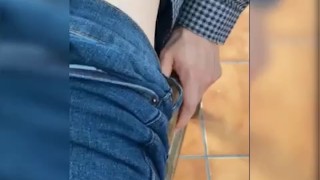 CHICA Mexicana Ofrece DINERO a Hombre por SEXO!Le OFREZCO DINERO para que me lo ENSEÑE en PÚBLICO #1