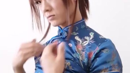 缎面旗袍 - 穿着蓝色瓷器连衣裙的日本变装者：仅限粉丝观看完整视频