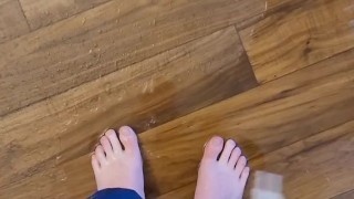 Bathroom door being locked ends with desperate piss in my living room