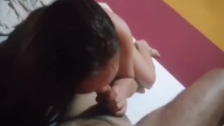 Malibog na boyfriend nagpa blowjob sa girlfriend. Girlfriend nag lollipop ng big Dick head.