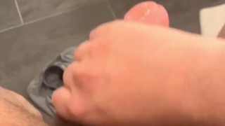 Tristan Gorjazz tries Tenga EGG Wave and cum