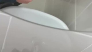 il mio amico si sega al lavoro