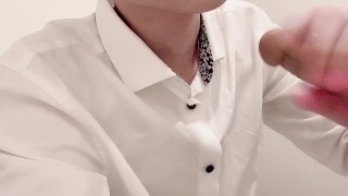 【BL】トイレ中に手コキして欲しいと言われ抜いてあげるイケメン社会人