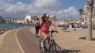 Very RISKY Public PEE among bikers and pedestrians