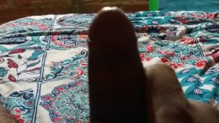 Esperando a mi mujer de sorpresa en la cama