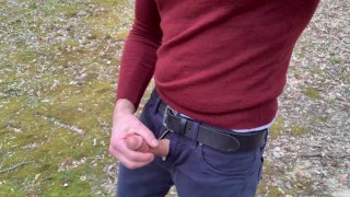 I jerk and squirt cum on my jeans at a public park! Tjenner
