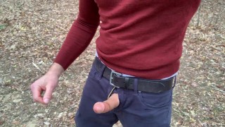 I jerk and squirt cum on my jeans at a public park! Tjenner
