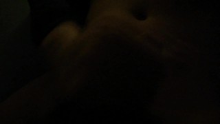 皆が寝静まった夜に一人でこそこそと...
