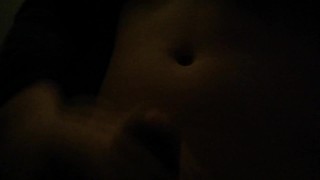 皆が寝静まった夜に一人でこそこそと...