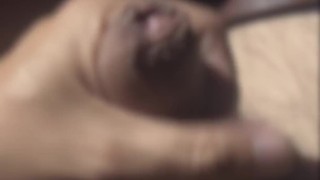 【オナニー】車の中で喘ぎながら、羞恥オナニー。窓一枚越しに遠目に視線を意識して、あらたな快楽を。みてください。