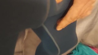 Dude jerkin his meat
