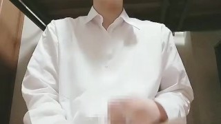 イケメン日本人の睾丸オナニー！金玉揉んで大量射精！006