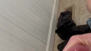 Muscled big white cock cums. Aggressive vocal male solo