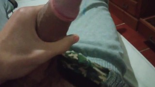 Paja en la cama, muy rico