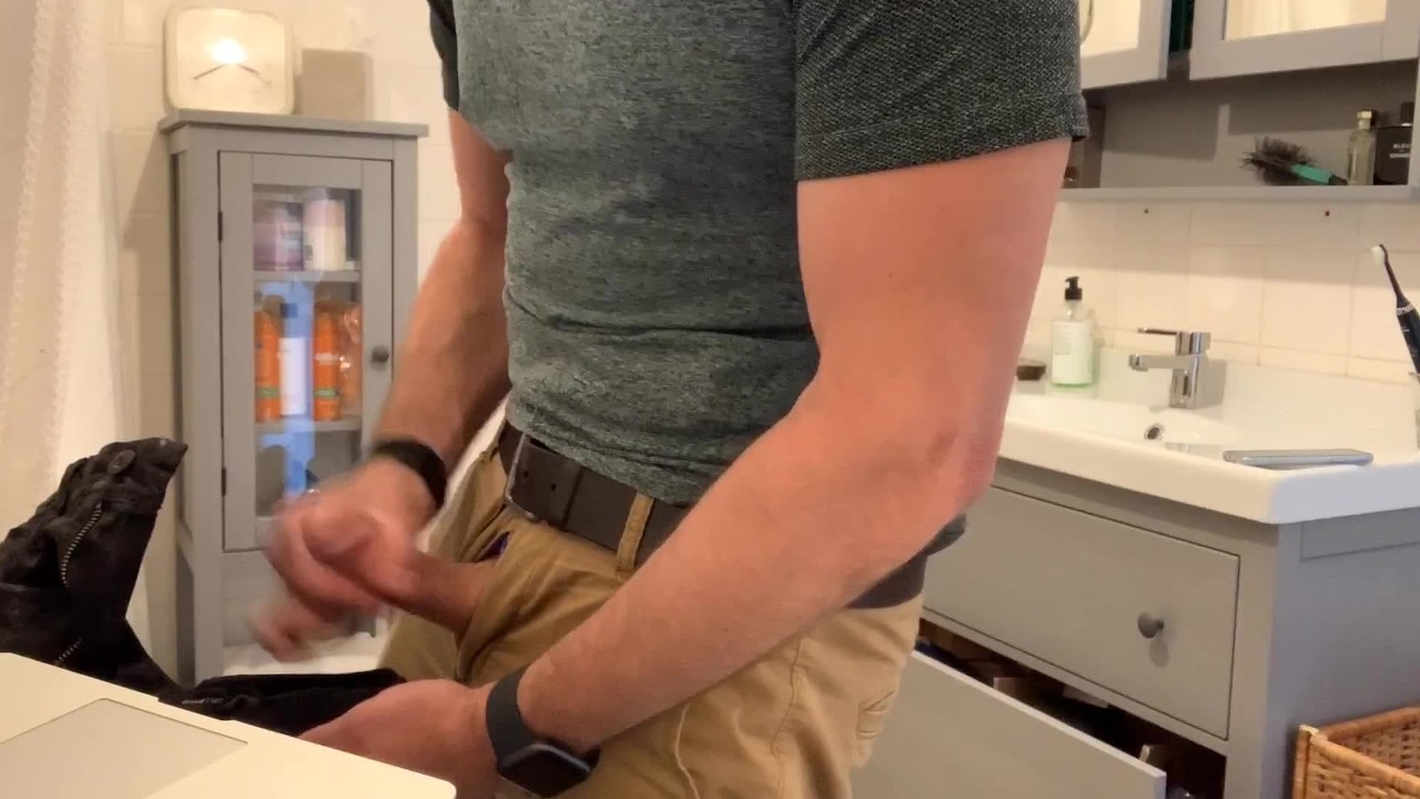 Beating my meat in the bathroom, verbal masturbation and cumming in khaki  pants - Free Porn Videos - YouPornGay