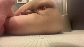 アナル拡張に励むデブ