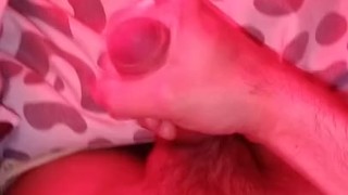 Joven latino muy cachondo