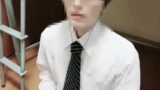 メガネ男子が勉強中に我慢できずにボールペンオナニー！012