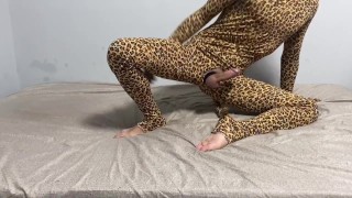 pervert cheetah masturbating and CUMMING on my wrinkled soles