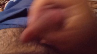 Excelente día para una buena paja en casa