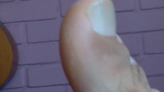 Feet ready to masturbate in this new year 2022his new year 2022 