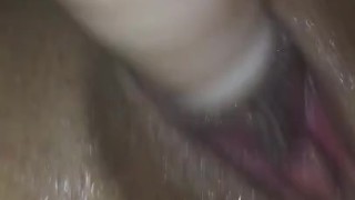 Squirt, use a mi amigo para que me ayudara a venir y mojar mi cama