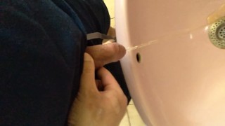 This cock loves that you see her pissing 