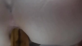 Трахнул попку бананом