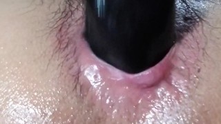 4cm超のディルドを容赦なく突き込まれた肛門がぐちょぐちょにとろけてぽっかり開く