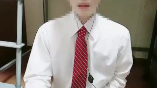 イケメンメガネ社員のオナニー！仕事中に我慢できずに大量射精！017