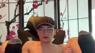 Twink jacking off, showing off his hole. 