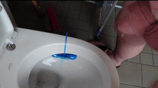 Volle Blase am Morgen ** Pissen **