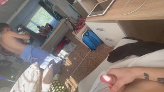 Дрочу стороны на то как мои приятели ебутся