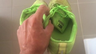 Cum on sneakers - Fan request video - Twitter