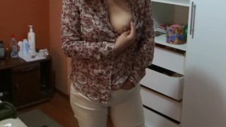 Mother agrees to show off in front of stepson so he masturbates and cums