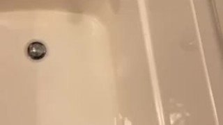 Teen beats cock till Cumshot in bath