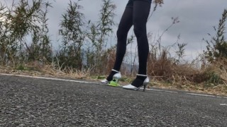 女装ヒールでぬいぐるみ踏み潰し脚フェチ japanese crossdresser heel worship crush fetish leg