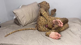 cum on my wrinkled soles with self worship wet soles