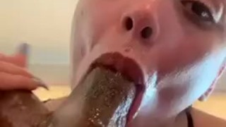 Onlyfans Aaliyah Hadid : Comment une bite est censée être sucée ...