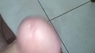 MASTURBACION EN LA SALA