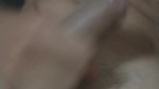 Argentino caliente se acaba en el cuerpo